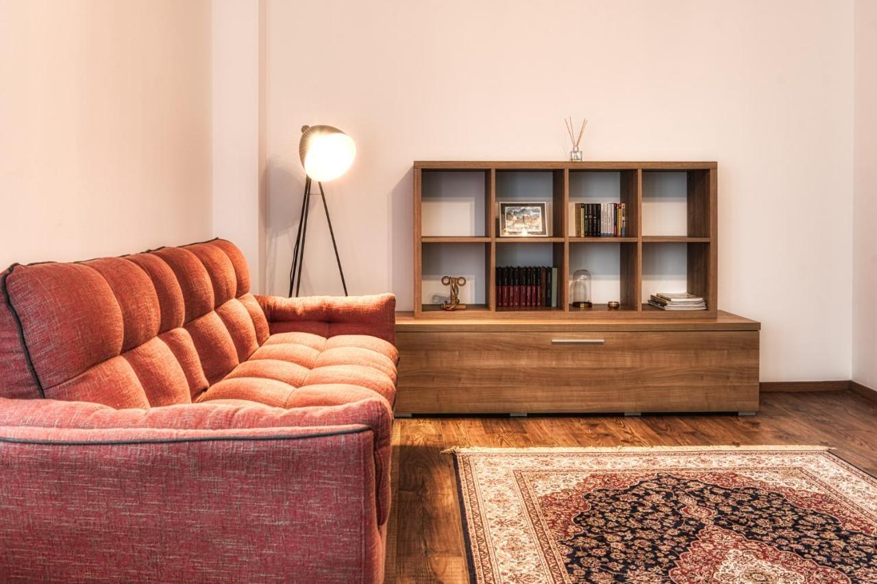 Nature Apartment - Minutes Away From The Old Town And Afi Mall 브라쇼브 외부 사진