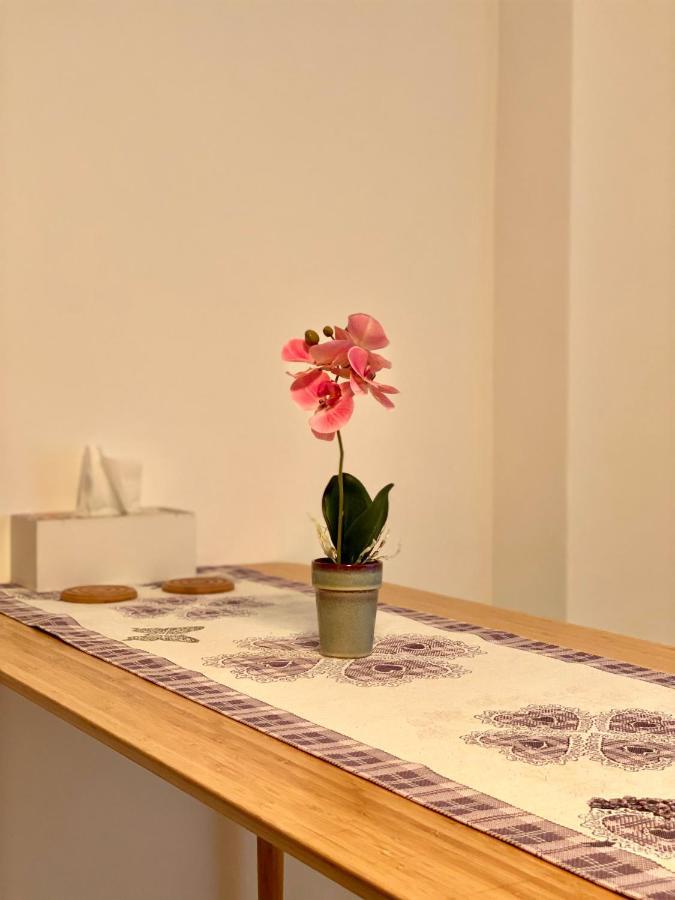 Nature Apartment - Minutes Away From The Old Town And Afi Mall 브라쇼브 외부 사진