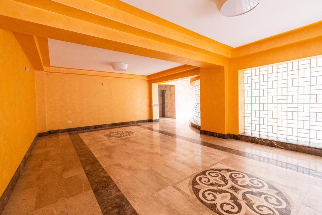 Nature Apartment - Minutes Away From The Old Town And Afi Mall 브라쇼브 외부 사진