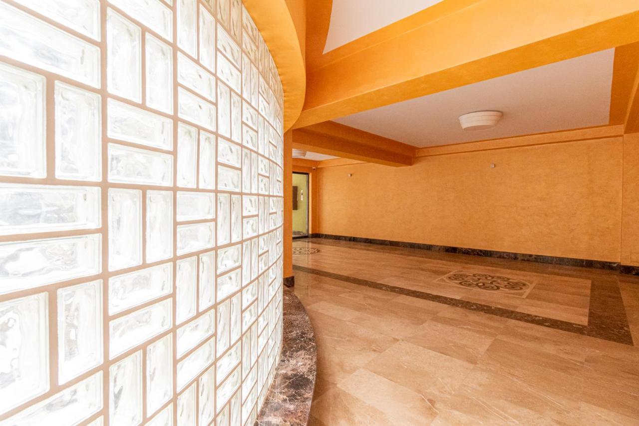 Nature Apartment - Minutes Away From The Old Town And Afi Mall 브라쇼브 외부 사진