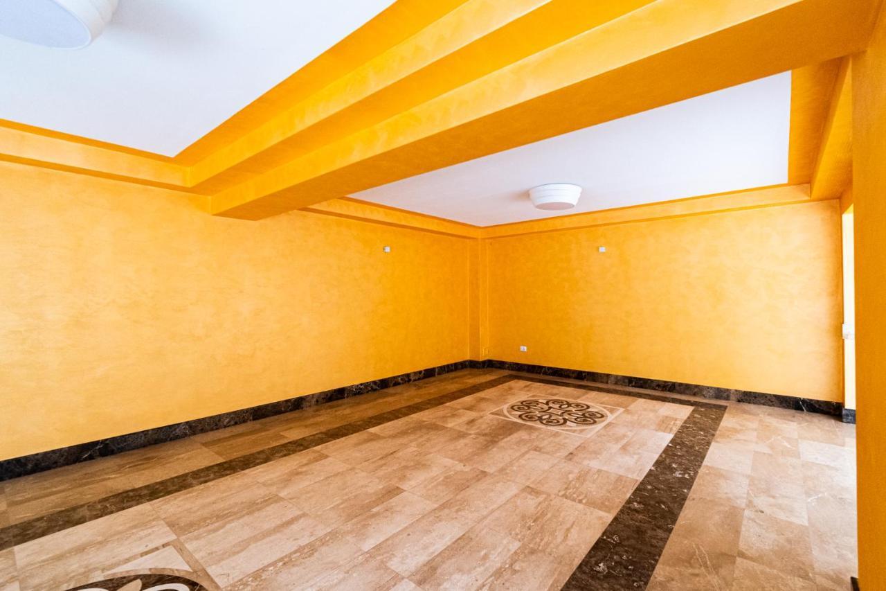 Nature Apartment - Minutes Away From The Old Town And Afi Mall 브라쇼브 외부 사진